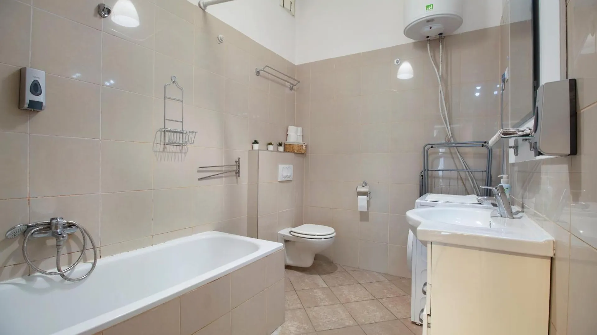 בודפשט 2 Bedroom Central Apt Inside Gozsdu Passage